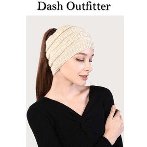 Dash Outfitter Knit Ponytail Beanie Hat NEW🤩